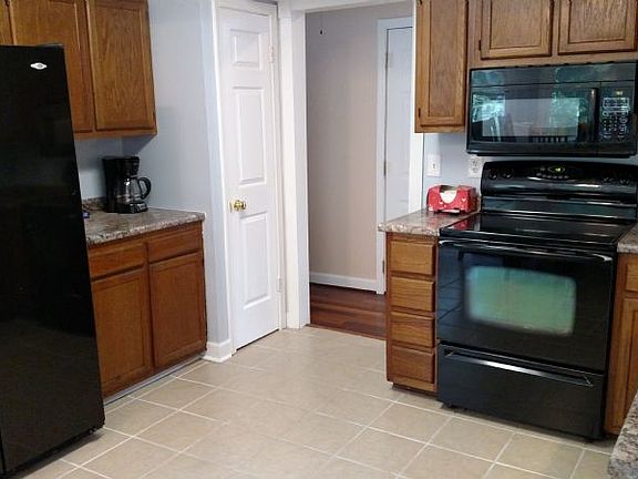 5th image of 1960 Shady Creek Ln