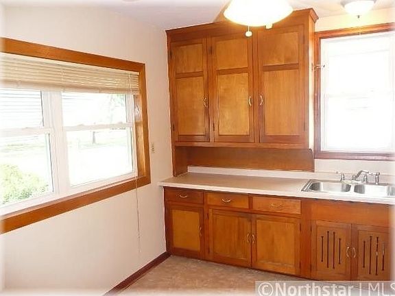 4th image of 5549 42nd Ave S