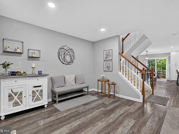 4th image of 2402 Mallard Ln
