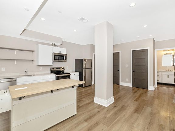 5th image of 204 Broadway St