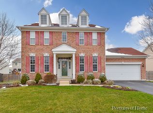 204 Atwell St, Elgin, IL 60124