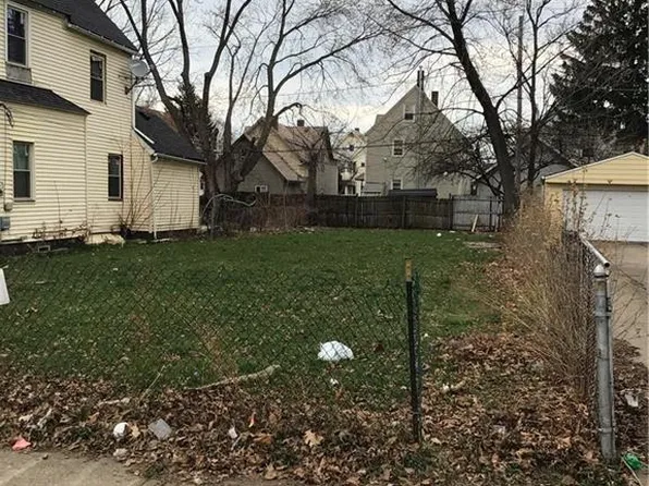 3195 W 94th St, Cleveland, OH 44102
