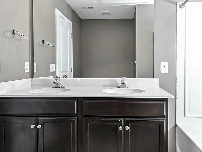 414 Tulip Way — Photo 49