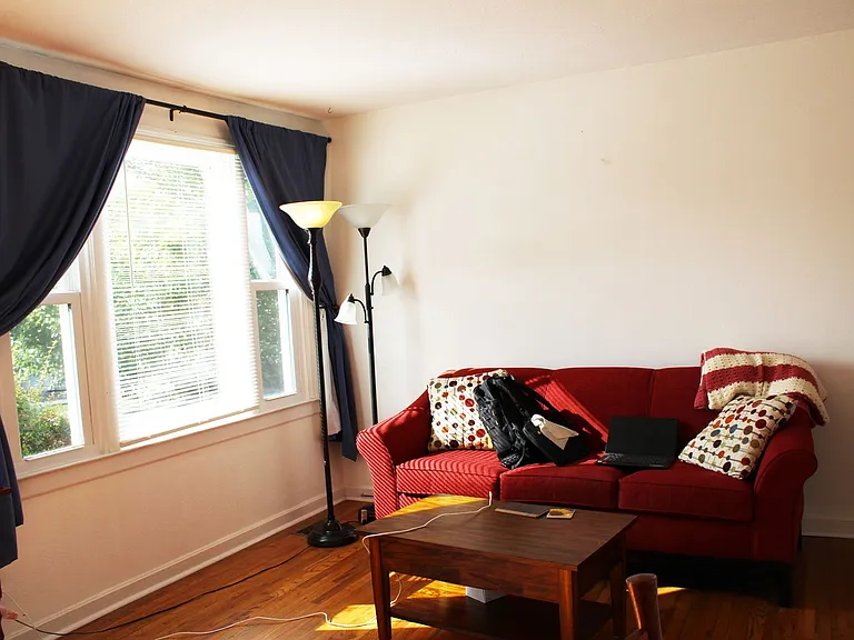 88 Trowbridge Ln — Photo 3