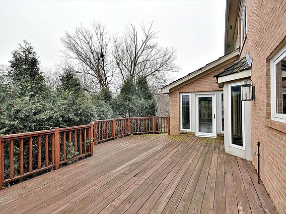 3rd image of 5725 Giddings Ave