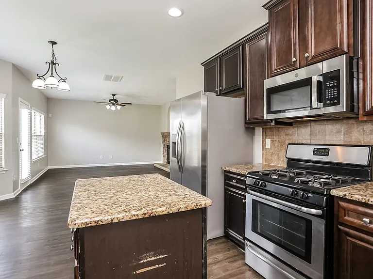 639 Ocean Ave — Photo 10