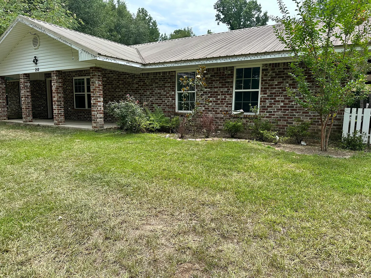 212 Landrum Rd — Photo 2