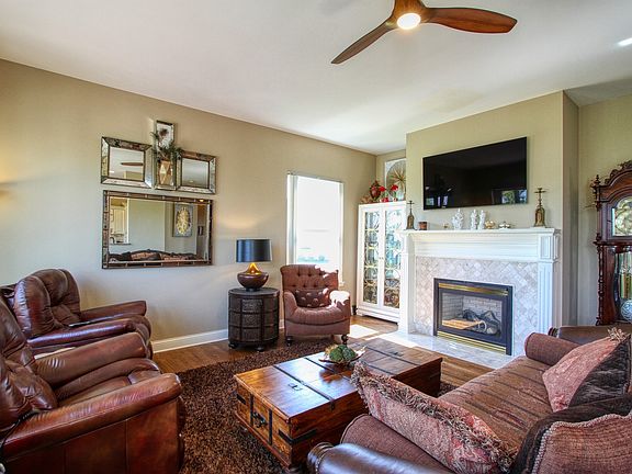 5th image of 11466 Primrose Ct