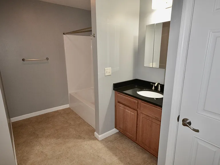 Stonington Estates Apartments — Photo 46
