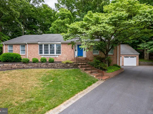 14 Nassau Cir, Reading, PA 19607