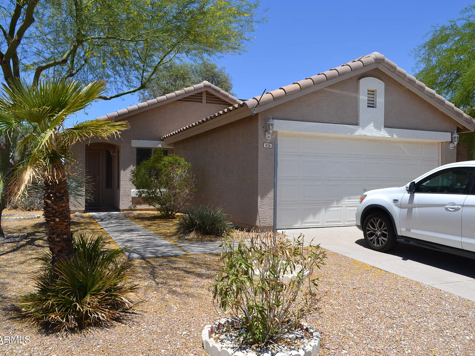 2 bed, 2.0 bath, 1063 sqft, $1,905 — Photo 1