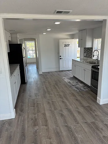 2537 S Park Ave #2537 Photo 1