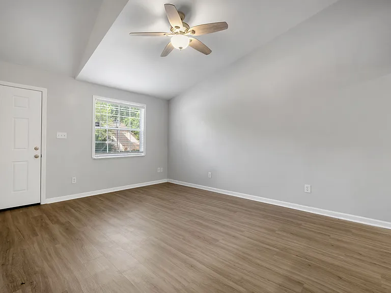 2199 Parrot Ln — Photo 6