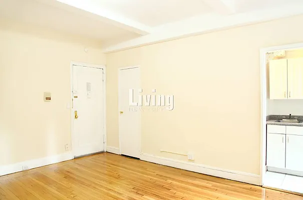 Rented by Living New York | media 36
