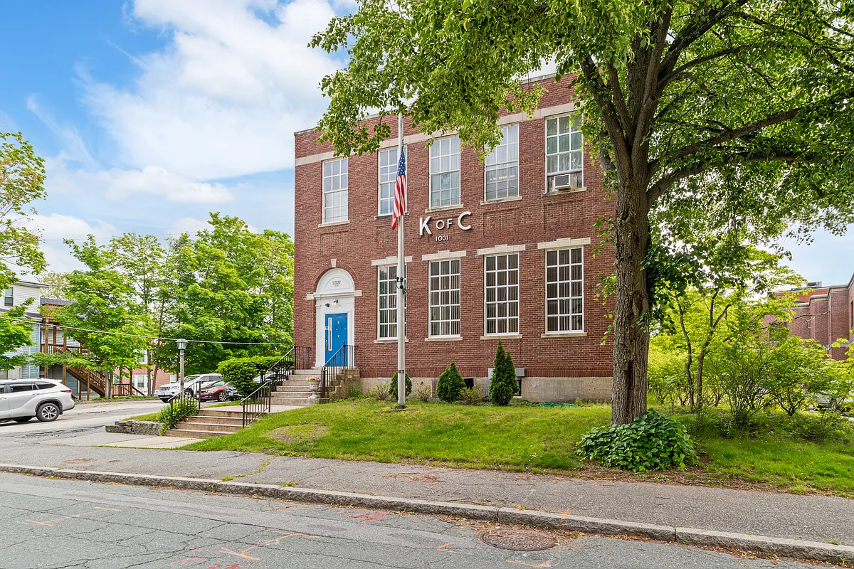 Building Photo - 11 Sanborn St