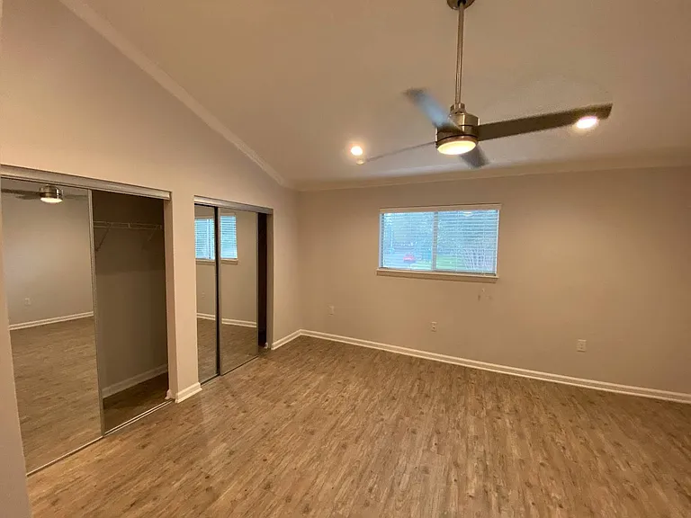 Juniper Springs Apartments — Photo 63