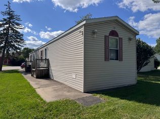 49633 Au Lac Dr E, New Baltimore, MI 48051