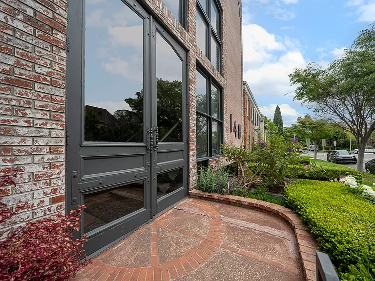 148 S Reeves Dr #4 — Photo 4