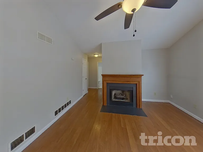 5085 Forest View Trl — Photo 3
