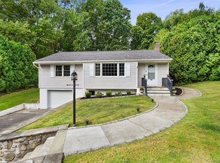 241 Millington Rd, Cortlandt Manor, NY 10567