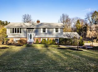 10 Highfields Rd, Clinton, NJ 08809