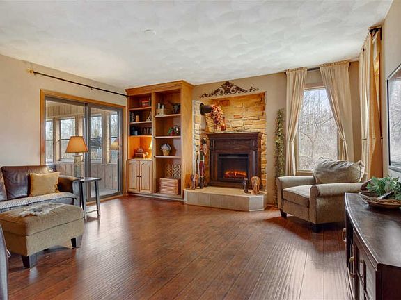 5th image of 7266 Faust Ln
