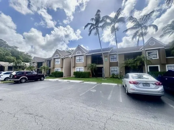 10670 SW 156th Pl APT 301, Miami, FL 33196