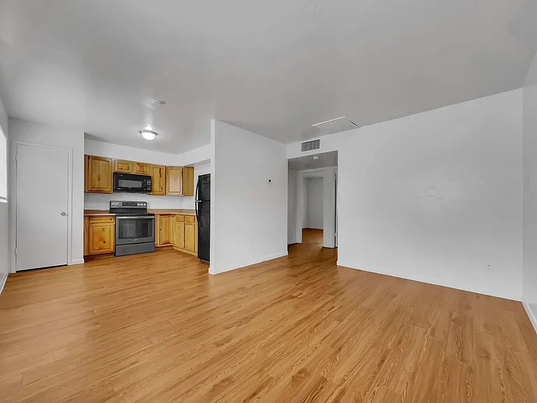 2905 E Monroe St #2 — Photo 1