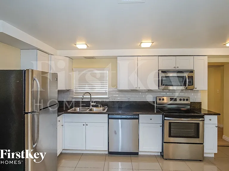 3904 El Parque Ave — Photo 7