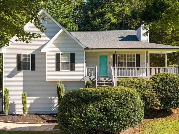 526 Willow Creek Dr, Temple, GA 30179