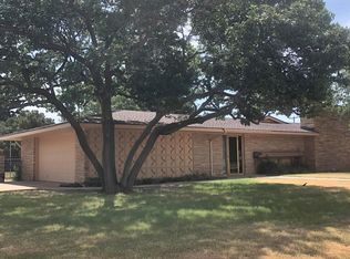 700 S 17th St, Slaton, TX 79364