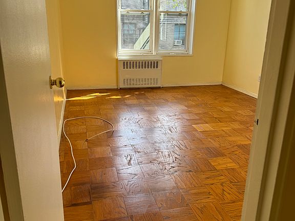 5th image of 36 Hamilton Ave APT 1M