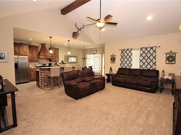 4th image of 708 Mary Lee Ln
