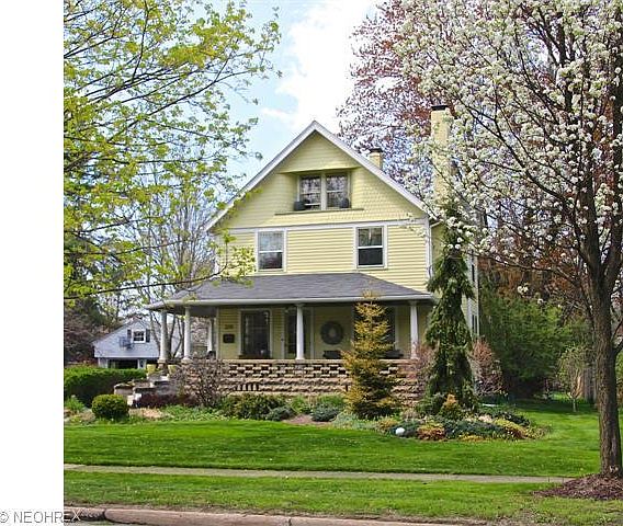 1st image of 379 Bell St