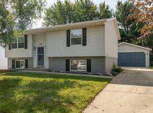 1922 49th St NW, Rochester, MN 55901