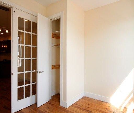 3rd image of 295 Maujer St #2RU