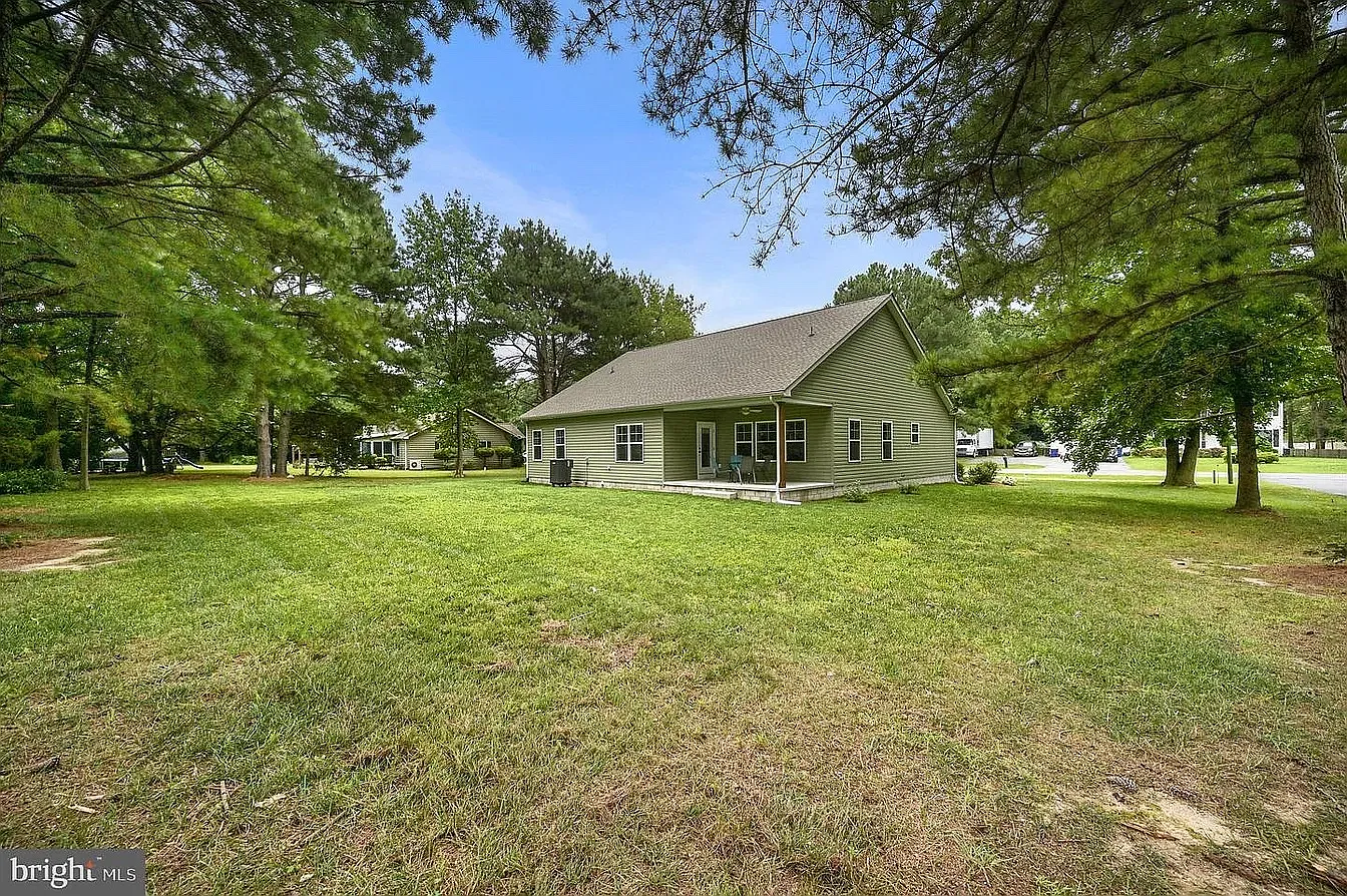 3 bed, 2523 sqft, $2,400 — Photo 3