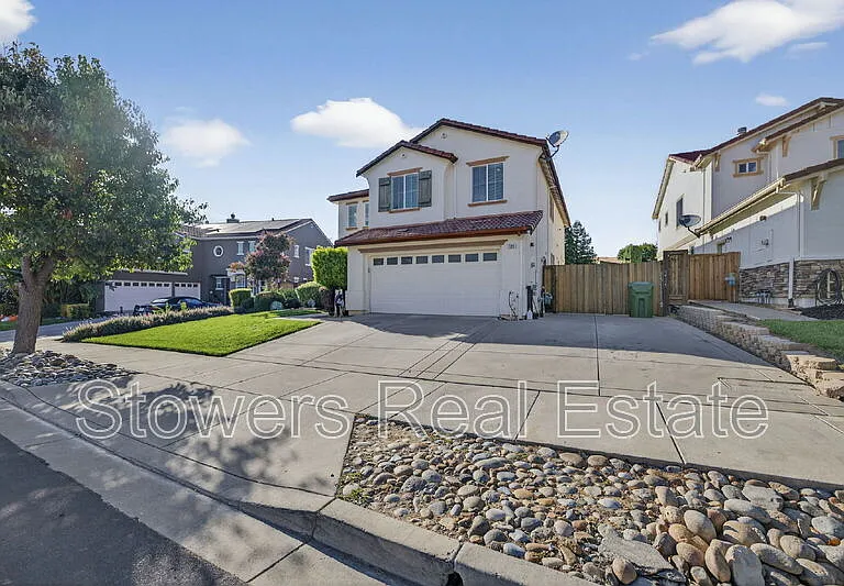729 Copperfield Ct — Photo 40