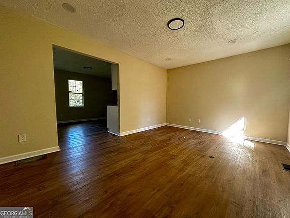 3rd image of 1753 Lee St