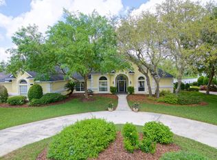 3810 Vickers Lake Dr, Jacksonville, FL 32224