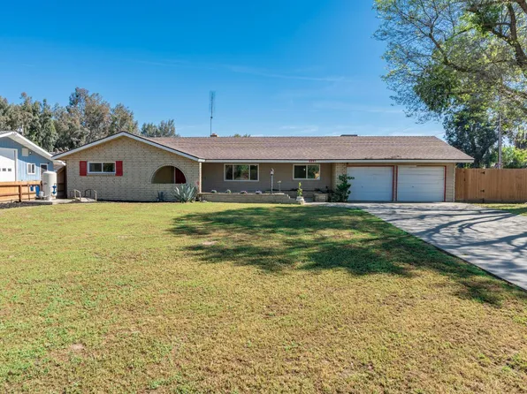 8895 14th Ave, Hanford, CA 93230