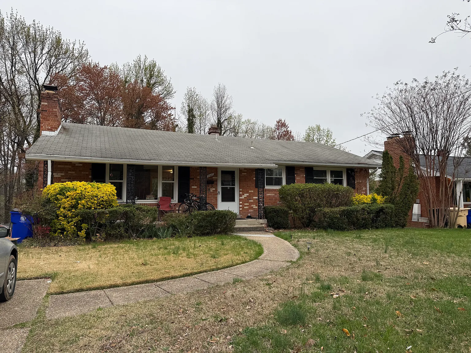 3 bed, $850 — Photo 1