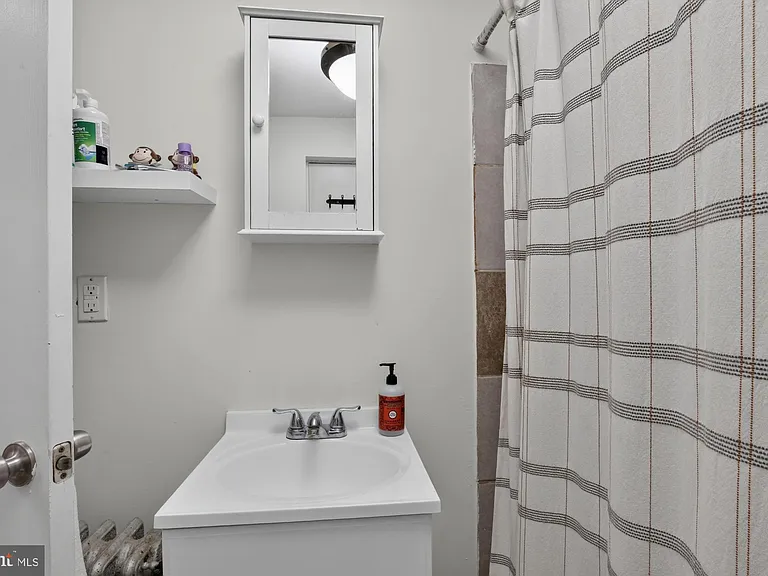 1655 S Bancroft St #2 — Photo 9
