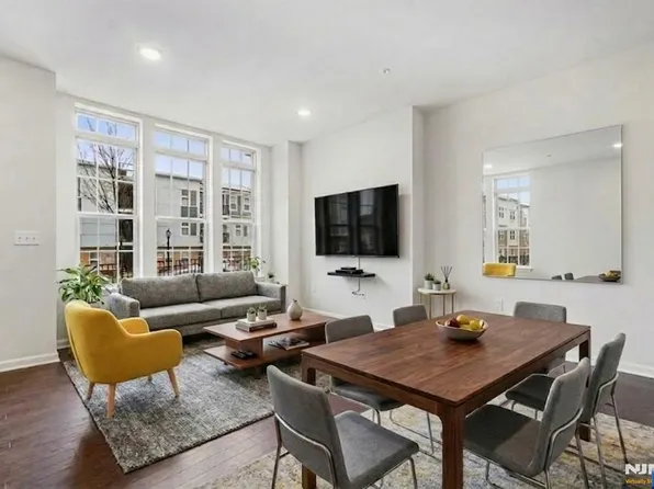 68 Leahy Dr #4904, Wood Ridge, NJ 07075