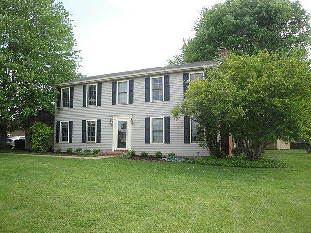 1st image of 825 Lois Ln