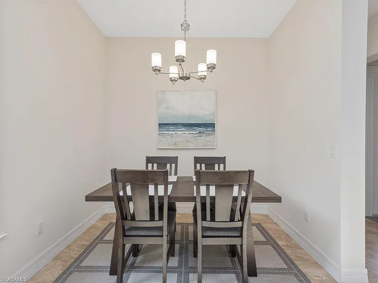 2753 Linda Dr — Photo 15