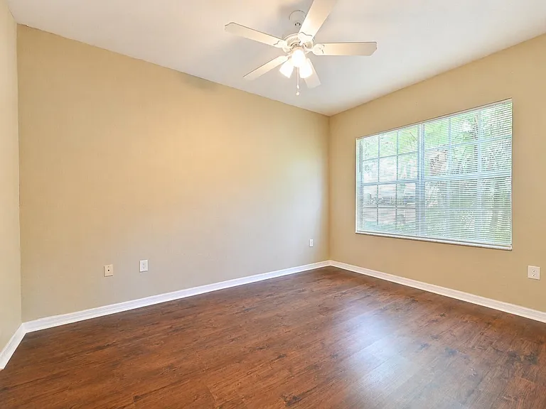 356 SE Rogers Ct — Photo 12