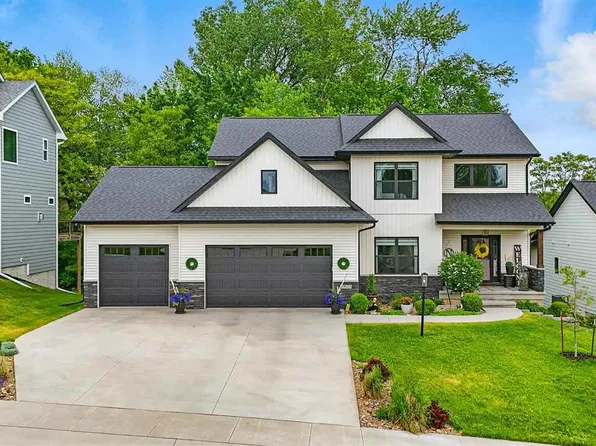 2925 Pine Hill Trce, Coralville, IA 52241