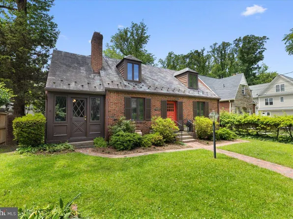 8904 Grant St, Bethesda, MD 20817