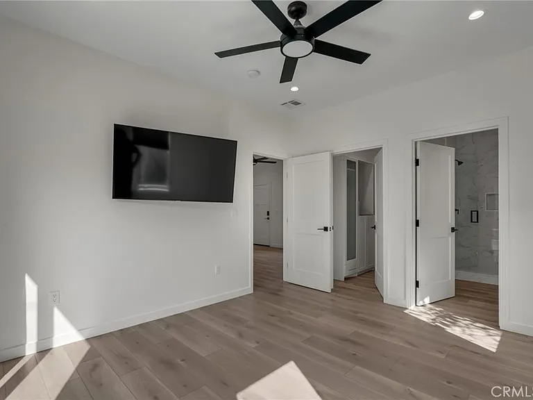 22434 Berdon St — Photo 19